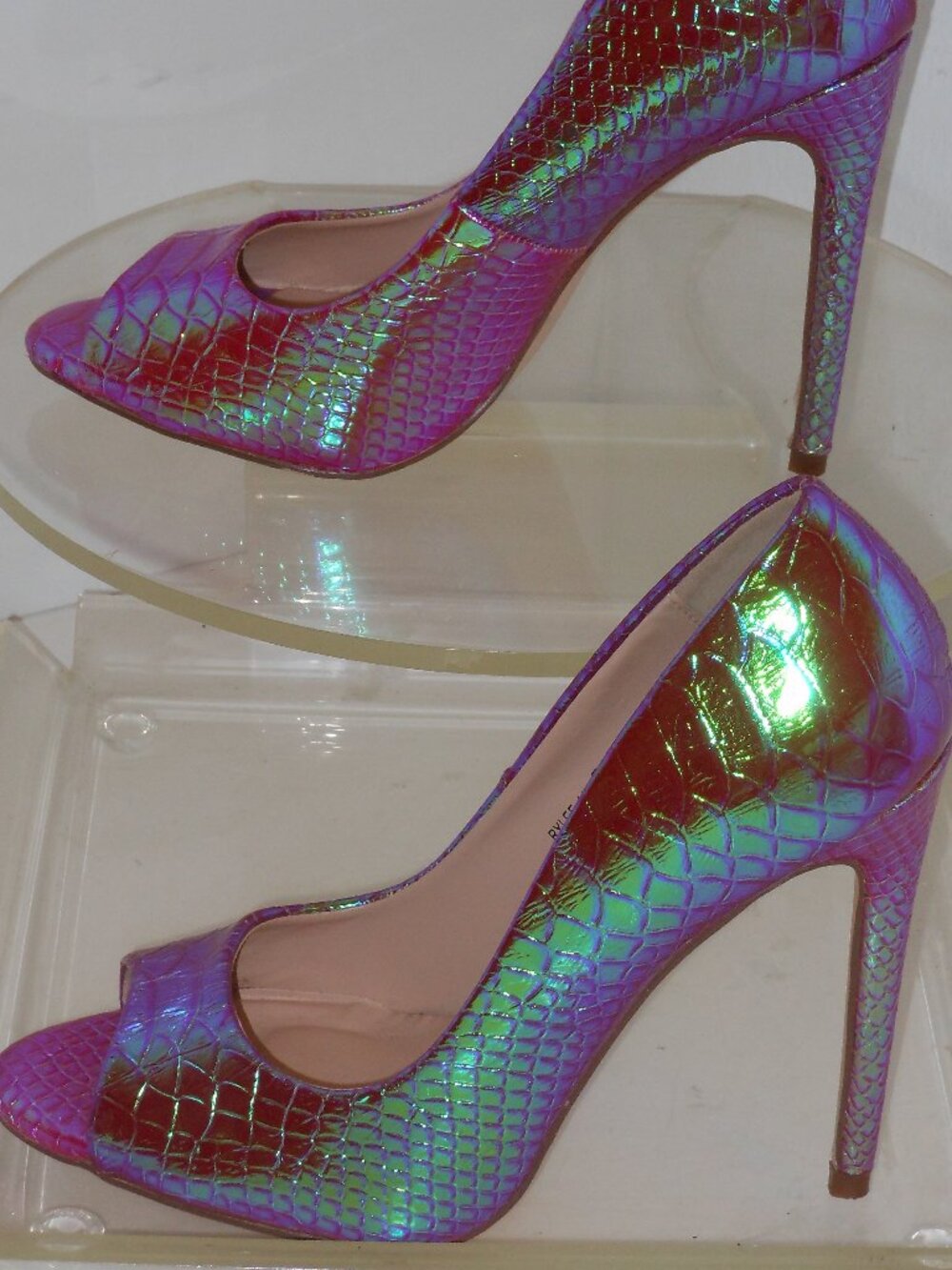 BELLA MANE RYLEE-II STYLE FUCHSIA SNAKE DESIGN PEEP-TOE PUMPS SIZE 7 MEDIUM